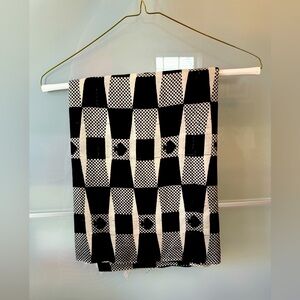 Rare Kate Spade Black and Cream “Spade” Wrap Scarf